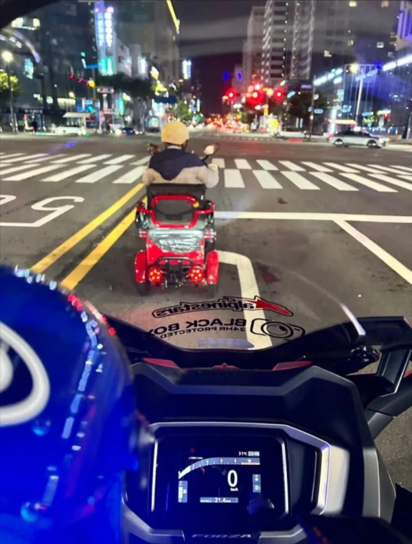 0010372595 042f1fe8 600x793