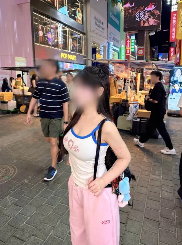 1039113853 f24ecf77 600x807