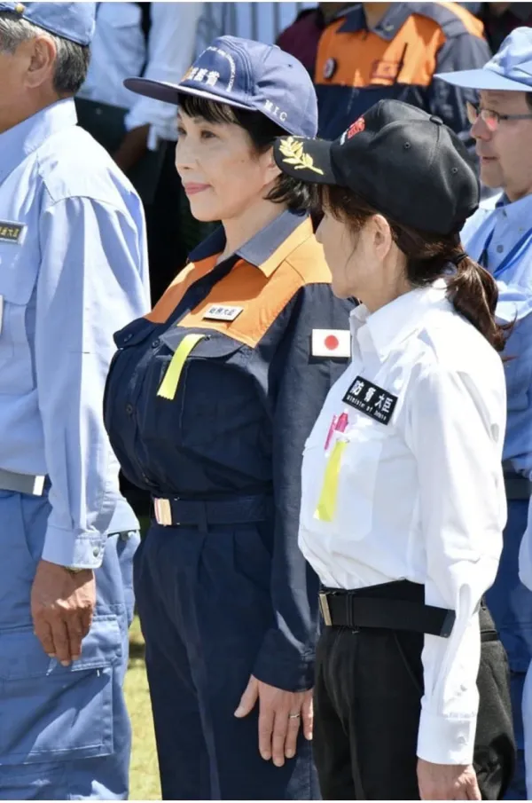 1059222591 61db41ef 600x905