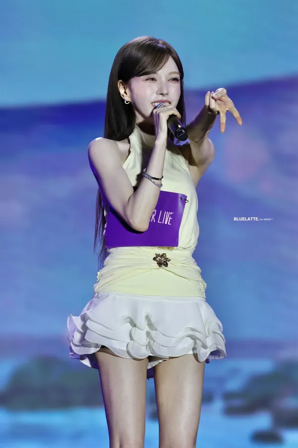 1110261381 6af6a38a 600x900