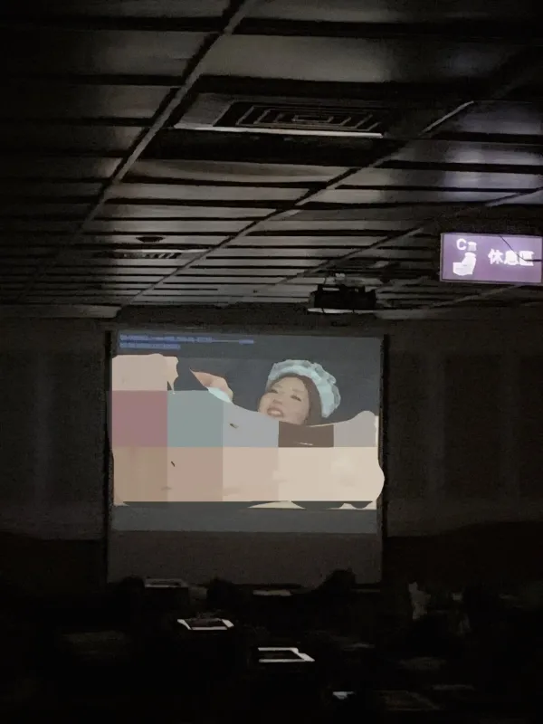 1324037158 e91a551f 600x800