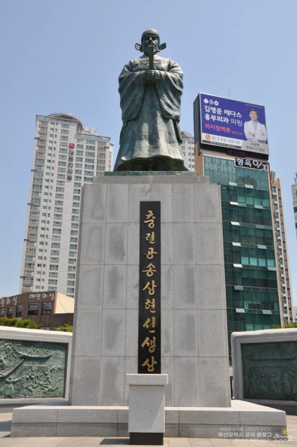 1639314910 66d18e8d 600x903