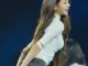 흰티에 청바지입은 장원영