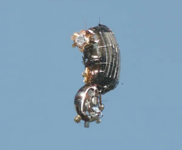 2227201389 986bf3a1 600x496